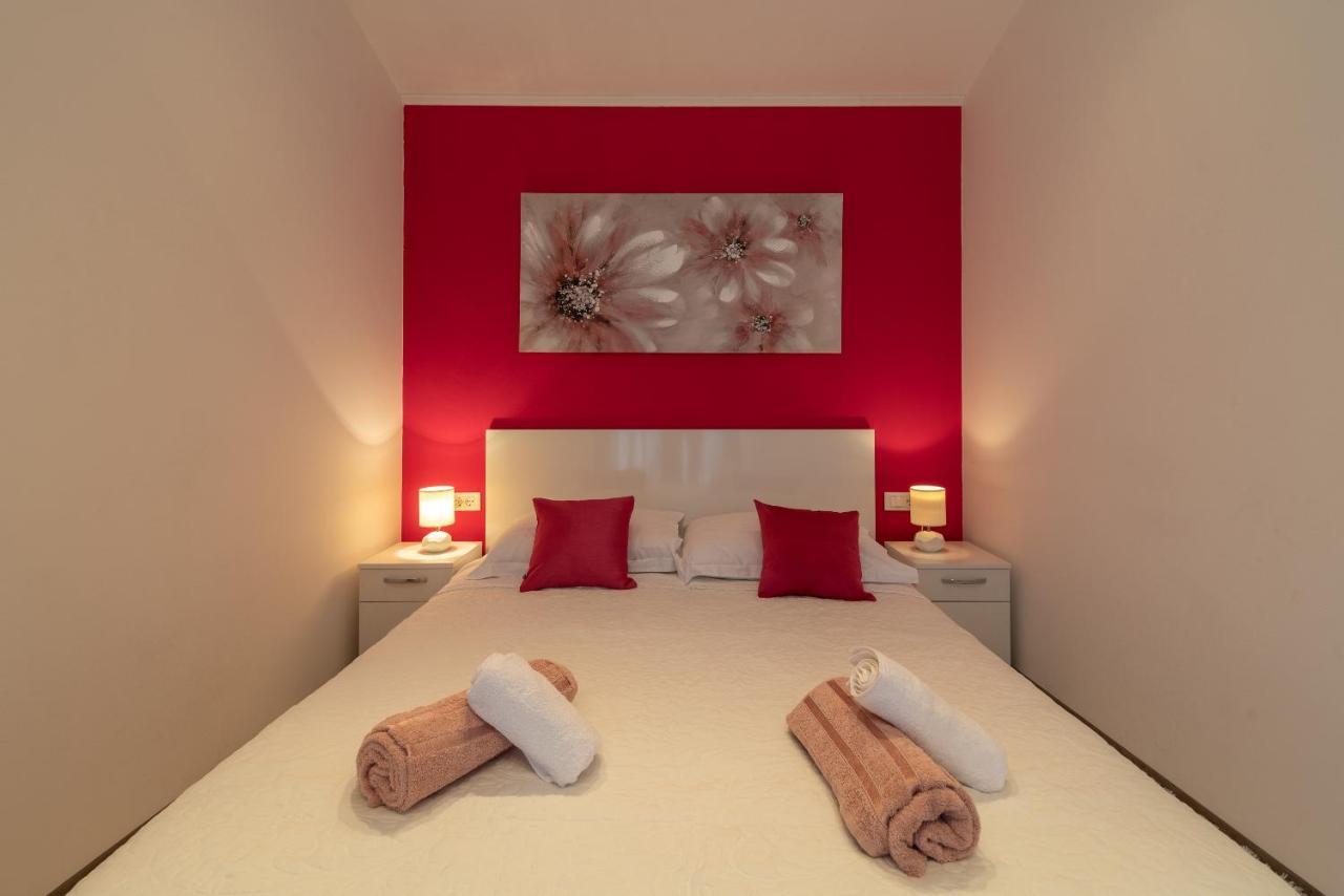 Roko Apartment *